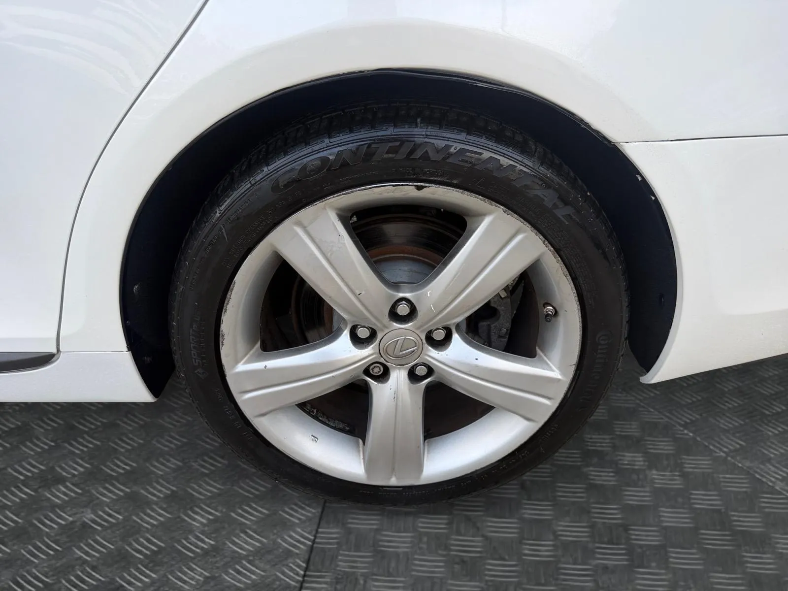 Lexus GS photo 14