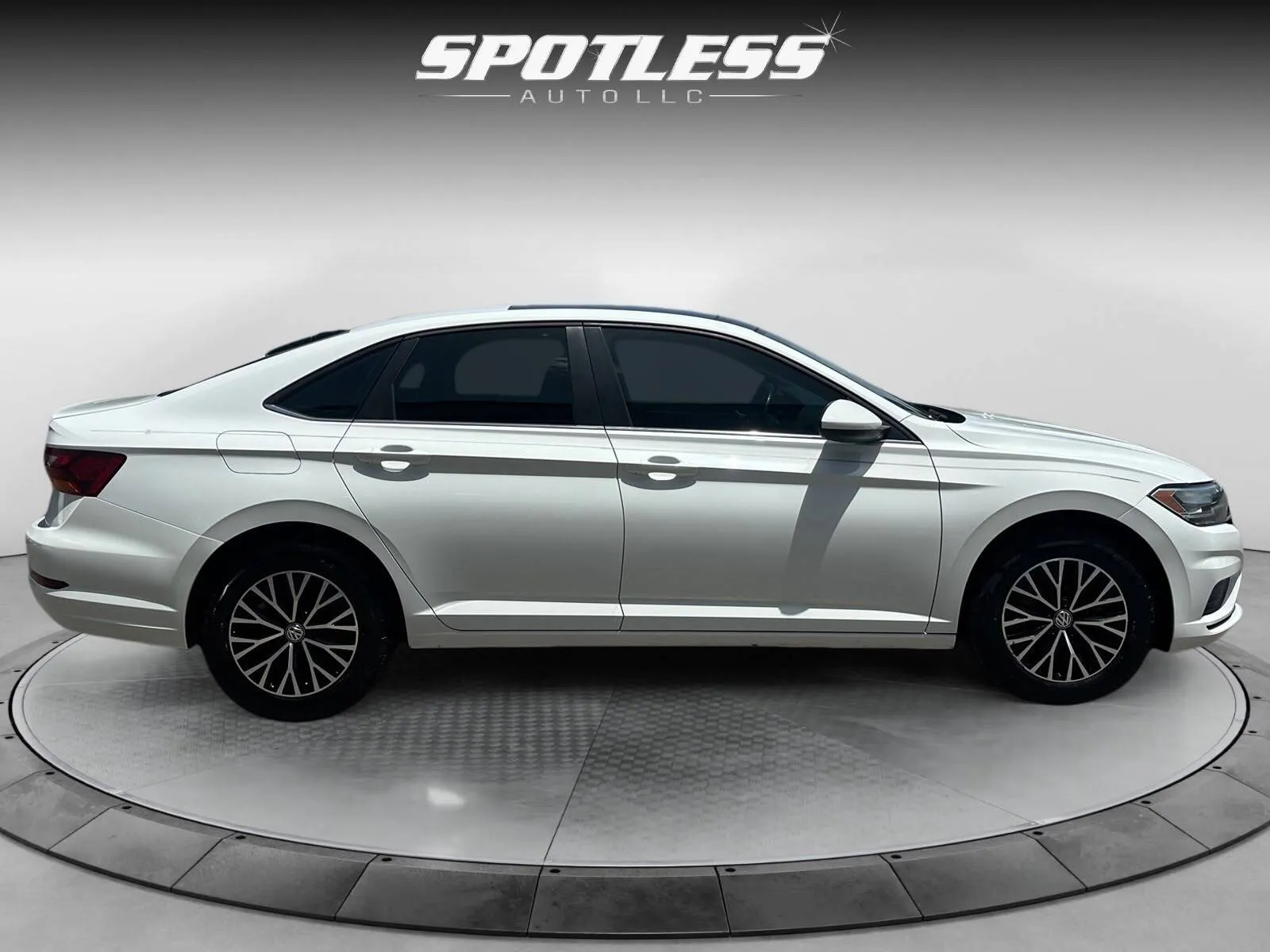 Volkswagen Jetta photo 8