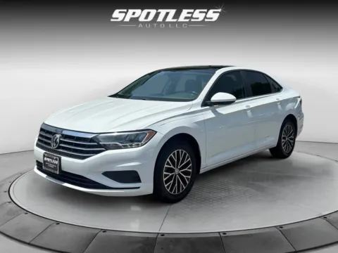 White 2019 Volkswagen Jetta SE for sale in San Antonio, TX