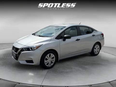 Silver 2022 Nissan Versa S for sale in San Antonio, TX