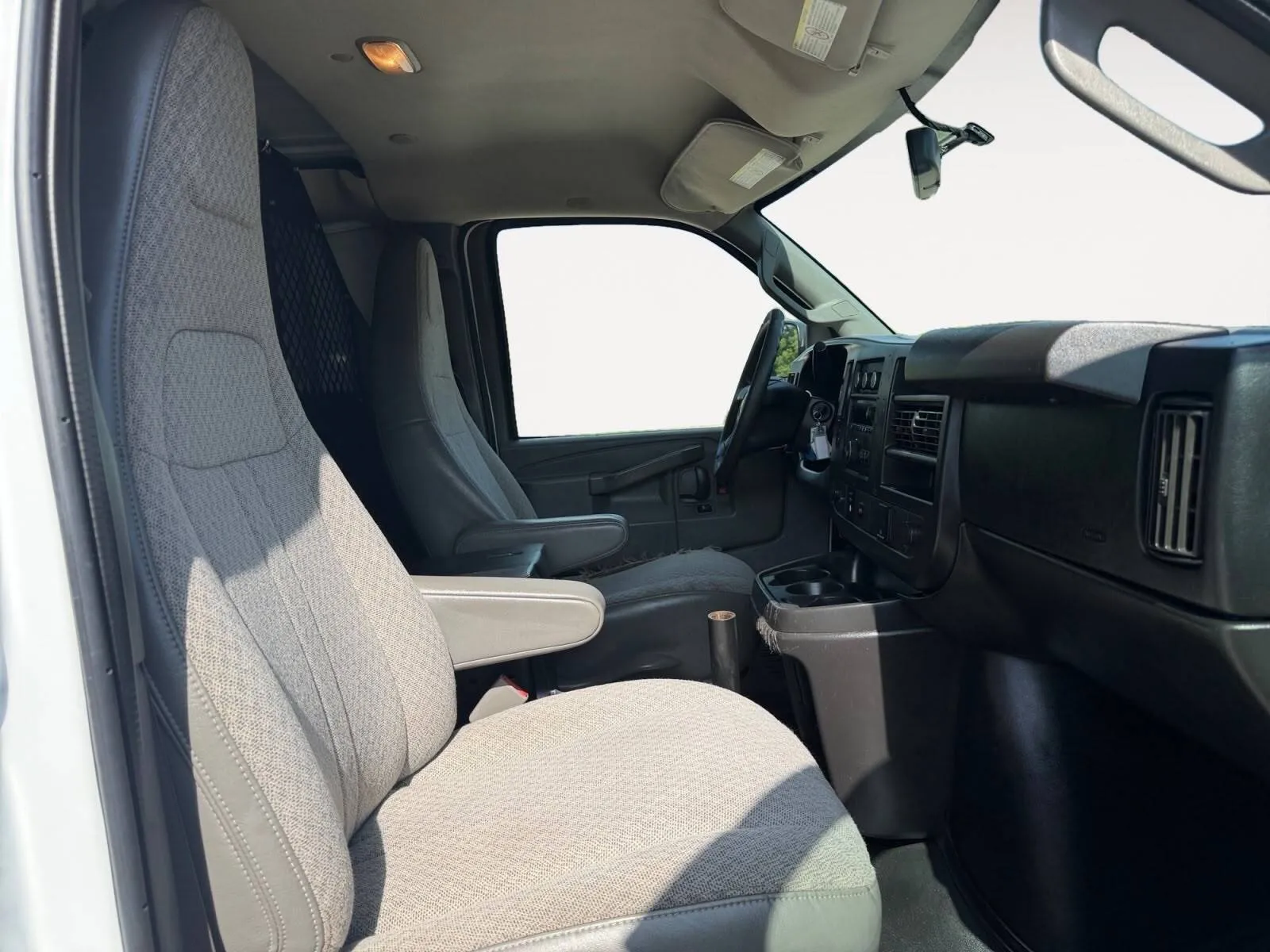 Chevrolet Express photo 20