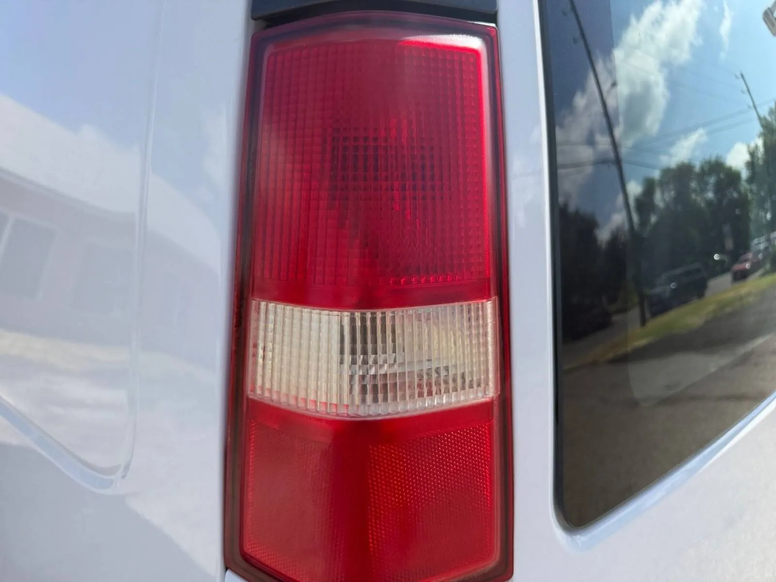 Chevrolet Express photo 13
