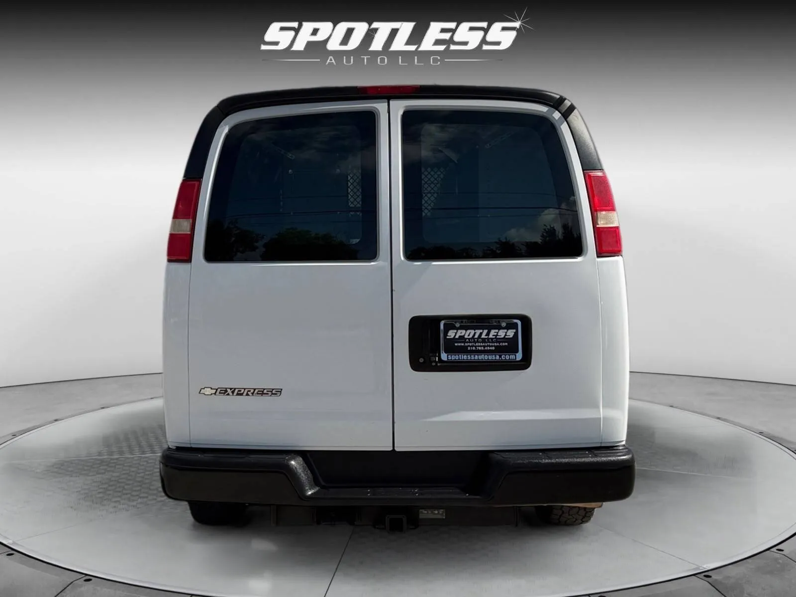 Chevrolet Express photo 6