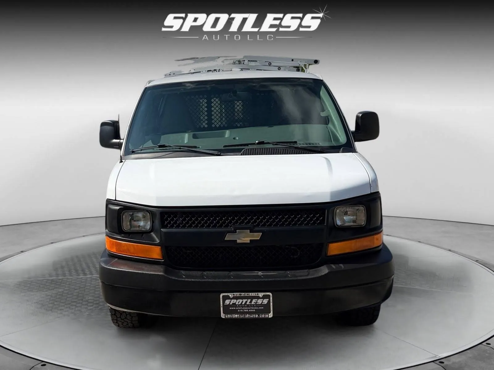 Chevrolet Express photo 10