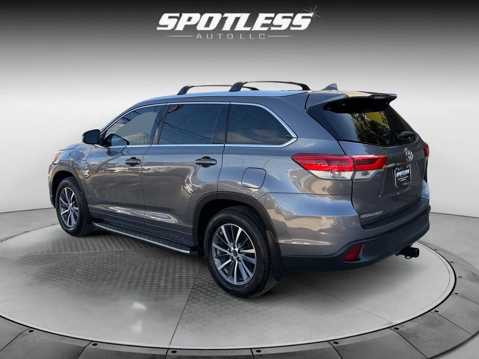 Toyota Highlander photo 5