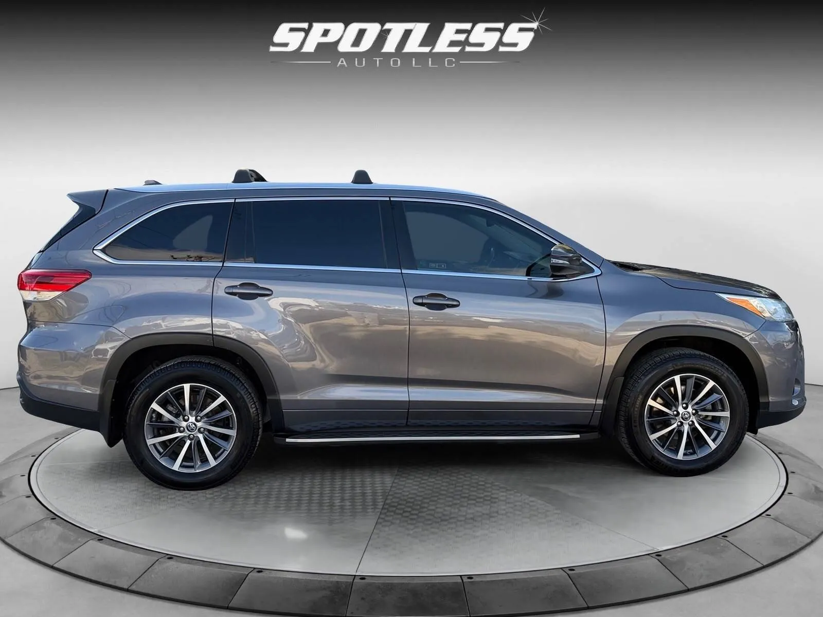 Toyota Highlander photo 8