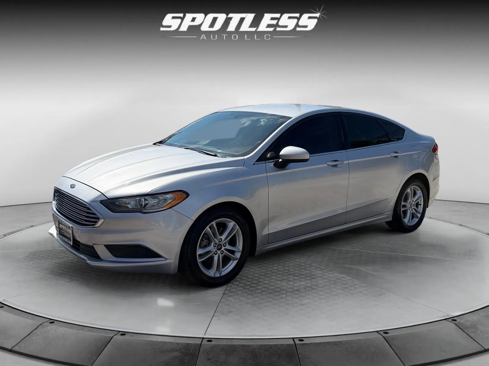 Silver 2018 Ford Fusion SE for sale in San Antonio, TX