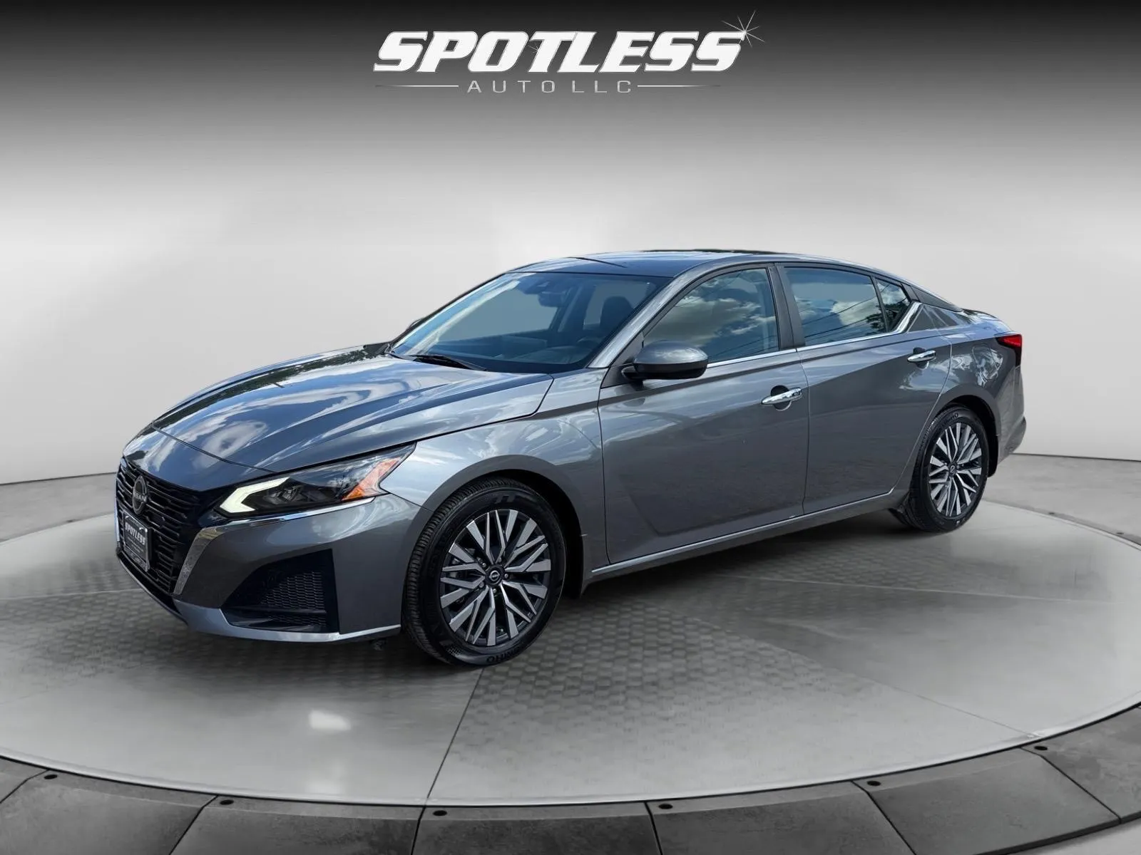 Gray 2024 Nissan Altima 2.5 SV for sale in San Antonio, TX