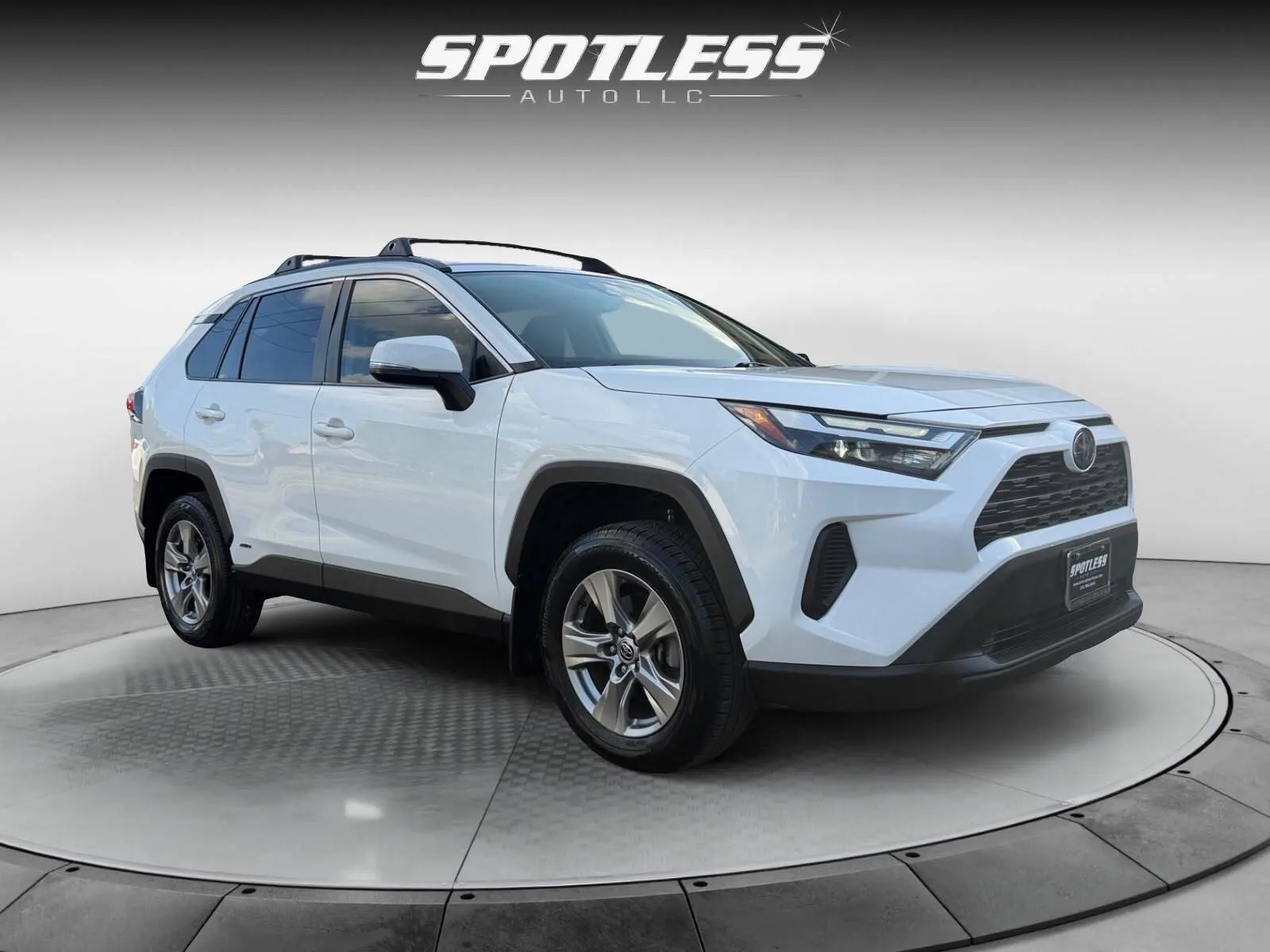 Toyota RAV4 photo 9