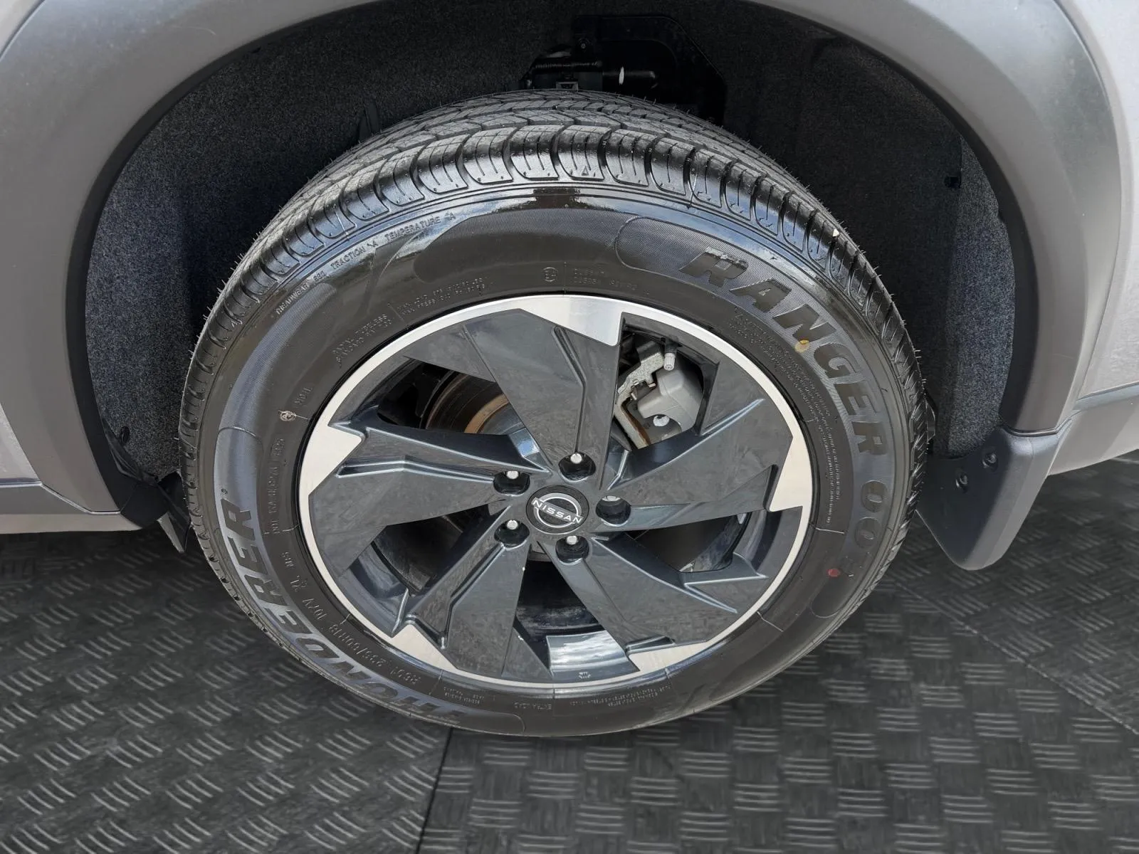 Nissan Rogue photo 14