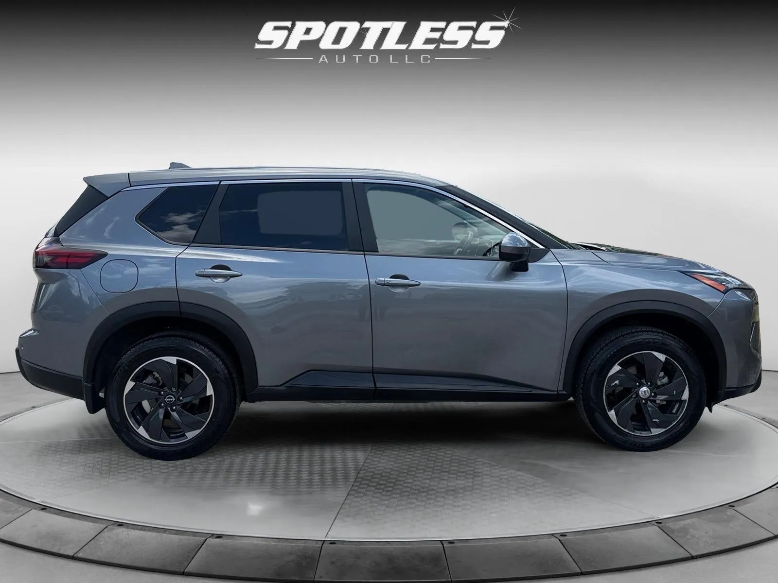 Nissan Rogue photo 8