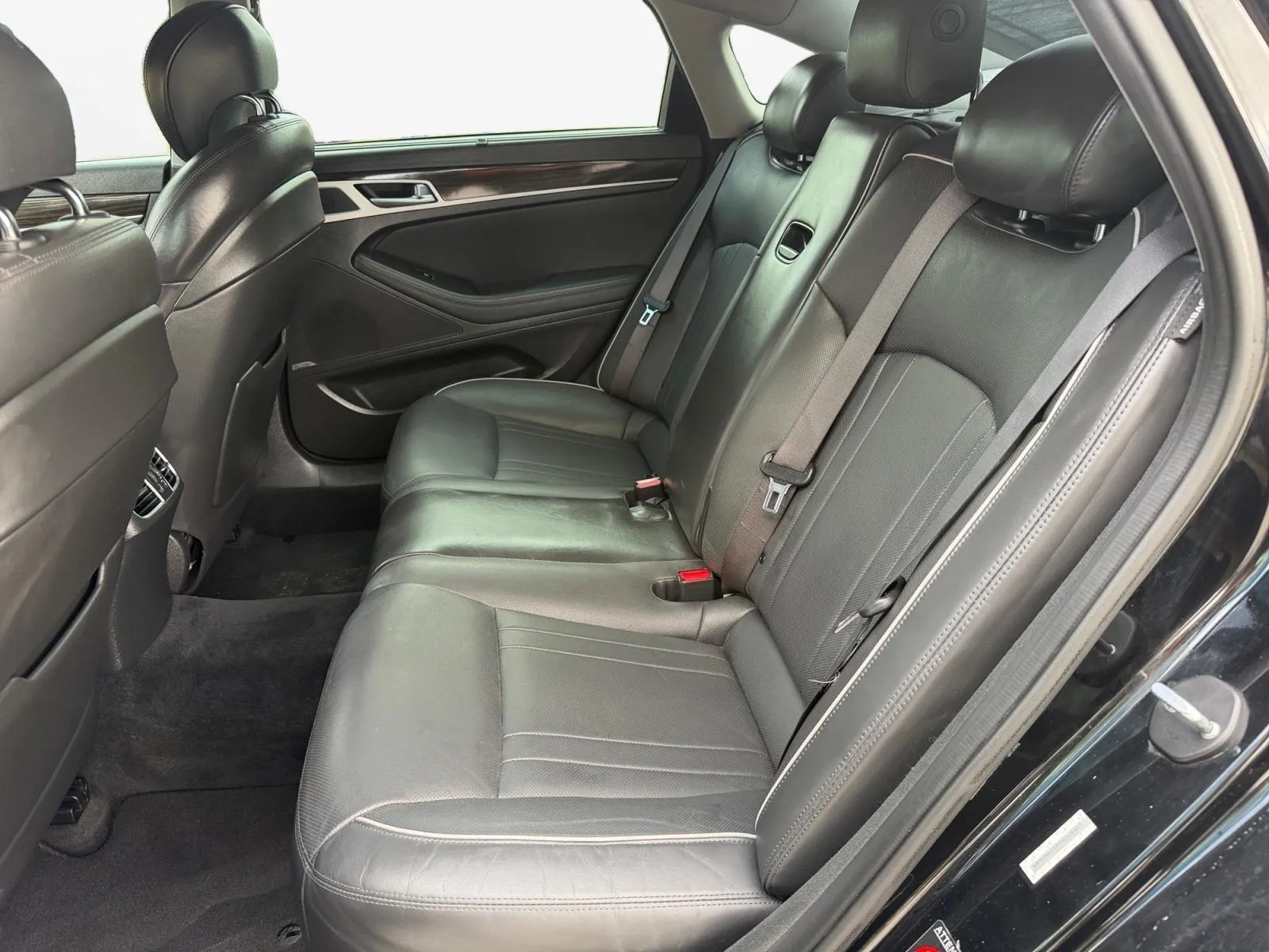 Hyundai Genesis photo 22