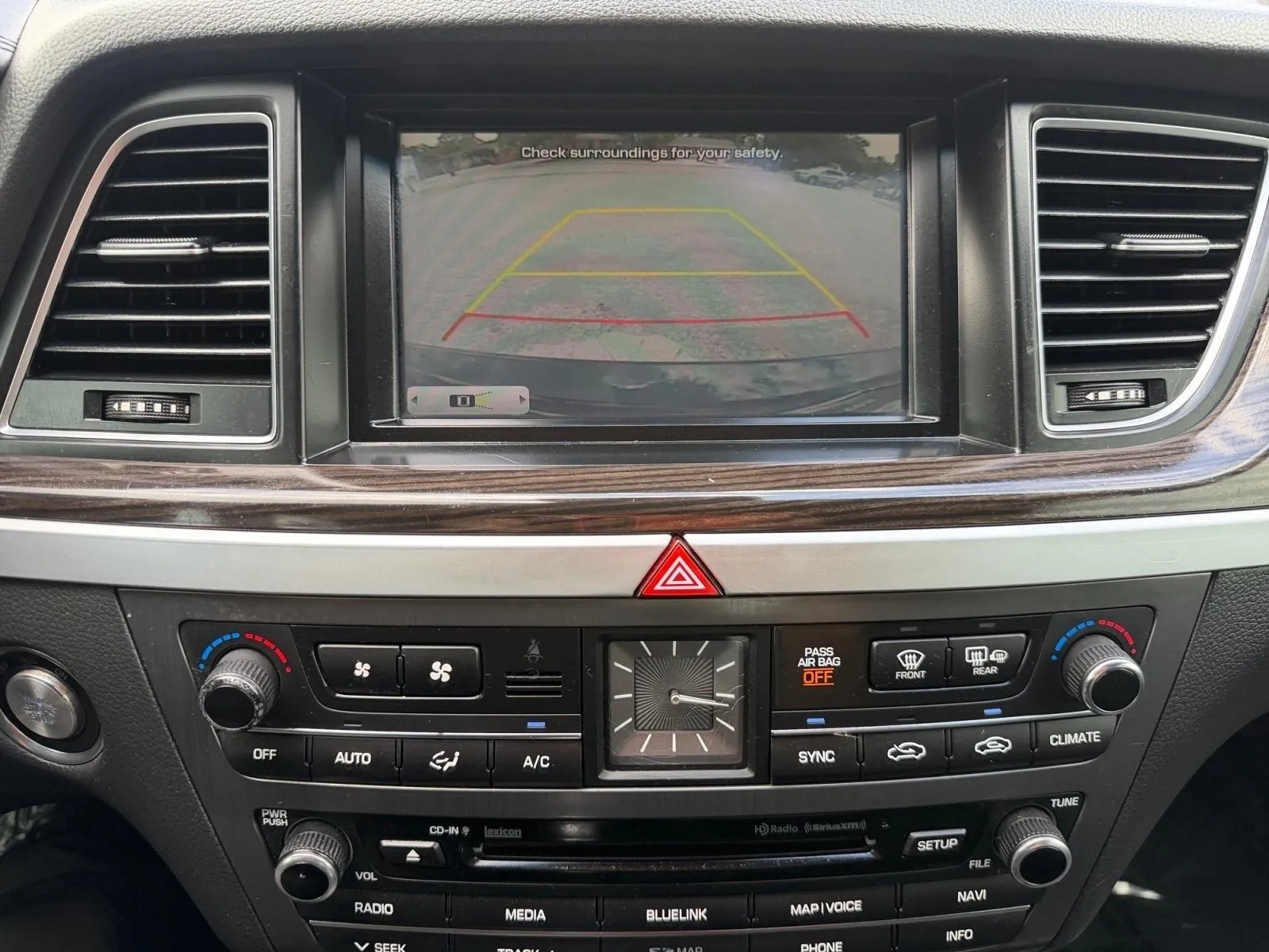 Hyundai Genesis photo 26