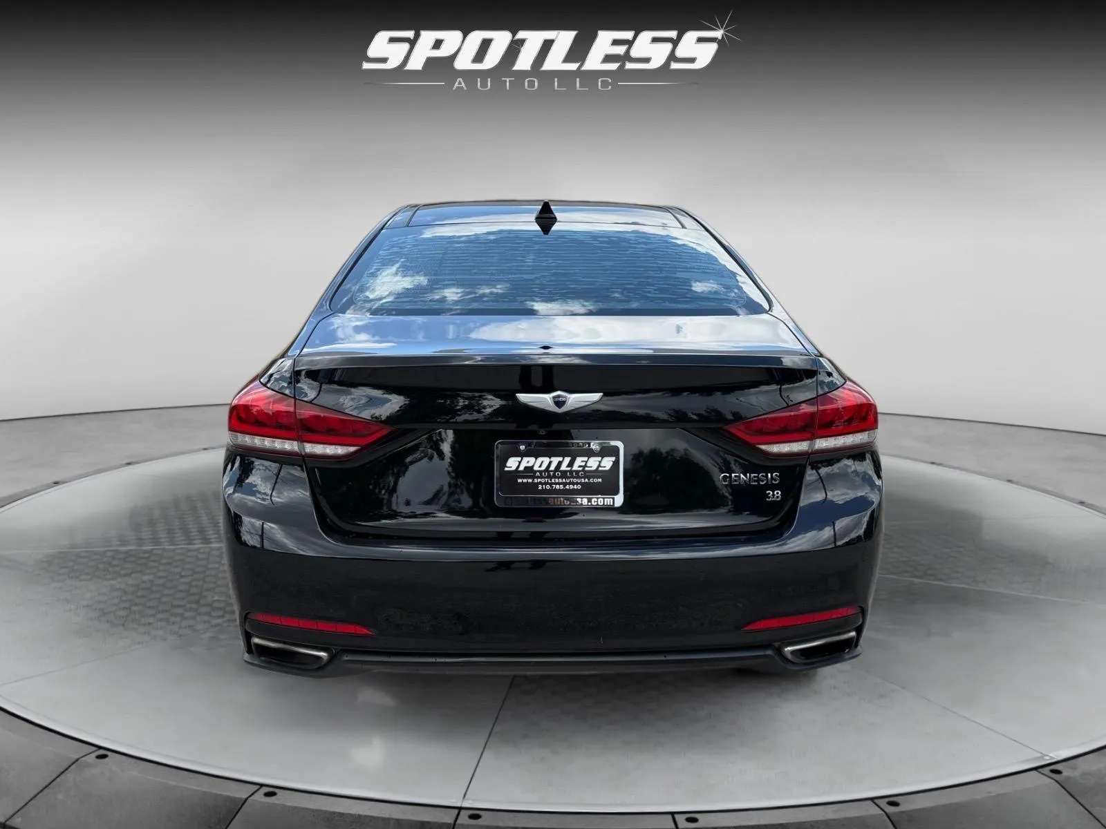 Hyundai Genesis photo 6
