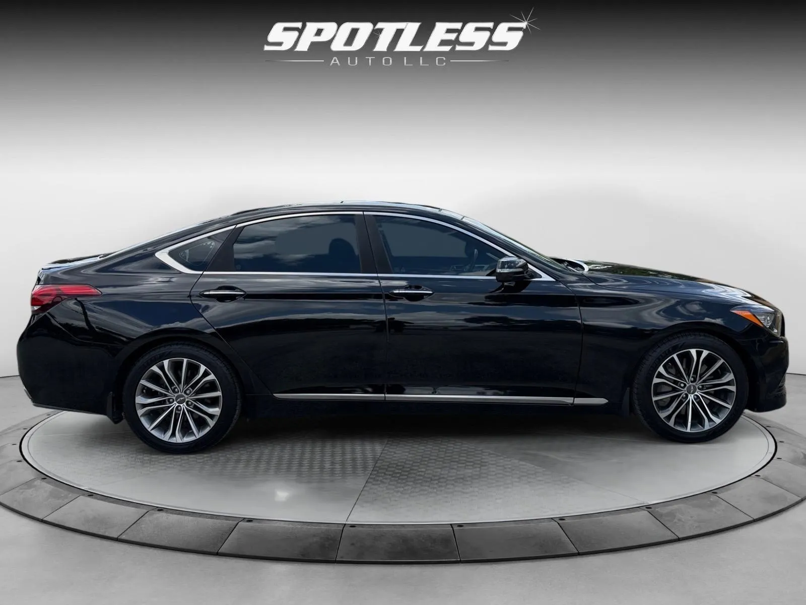 Hyundai Genesis photo 8