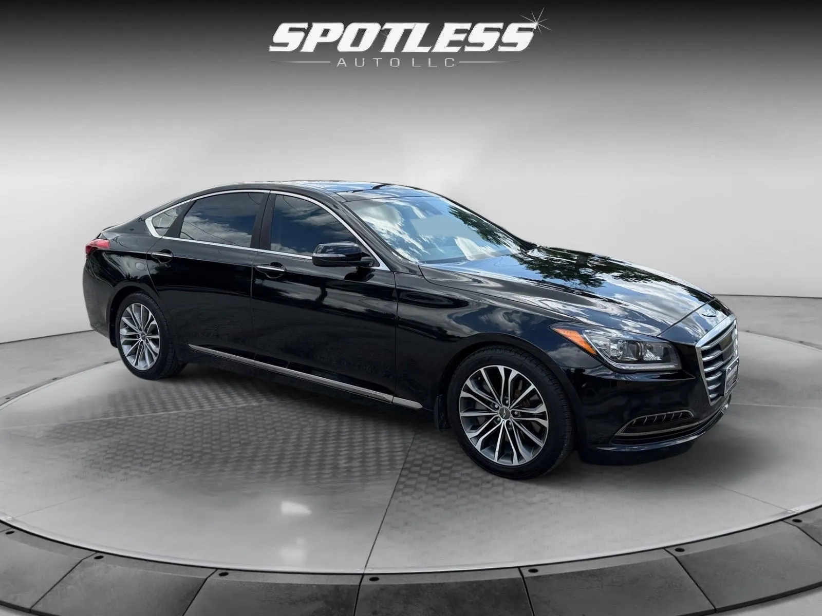 Hyundai Genesis photo 9