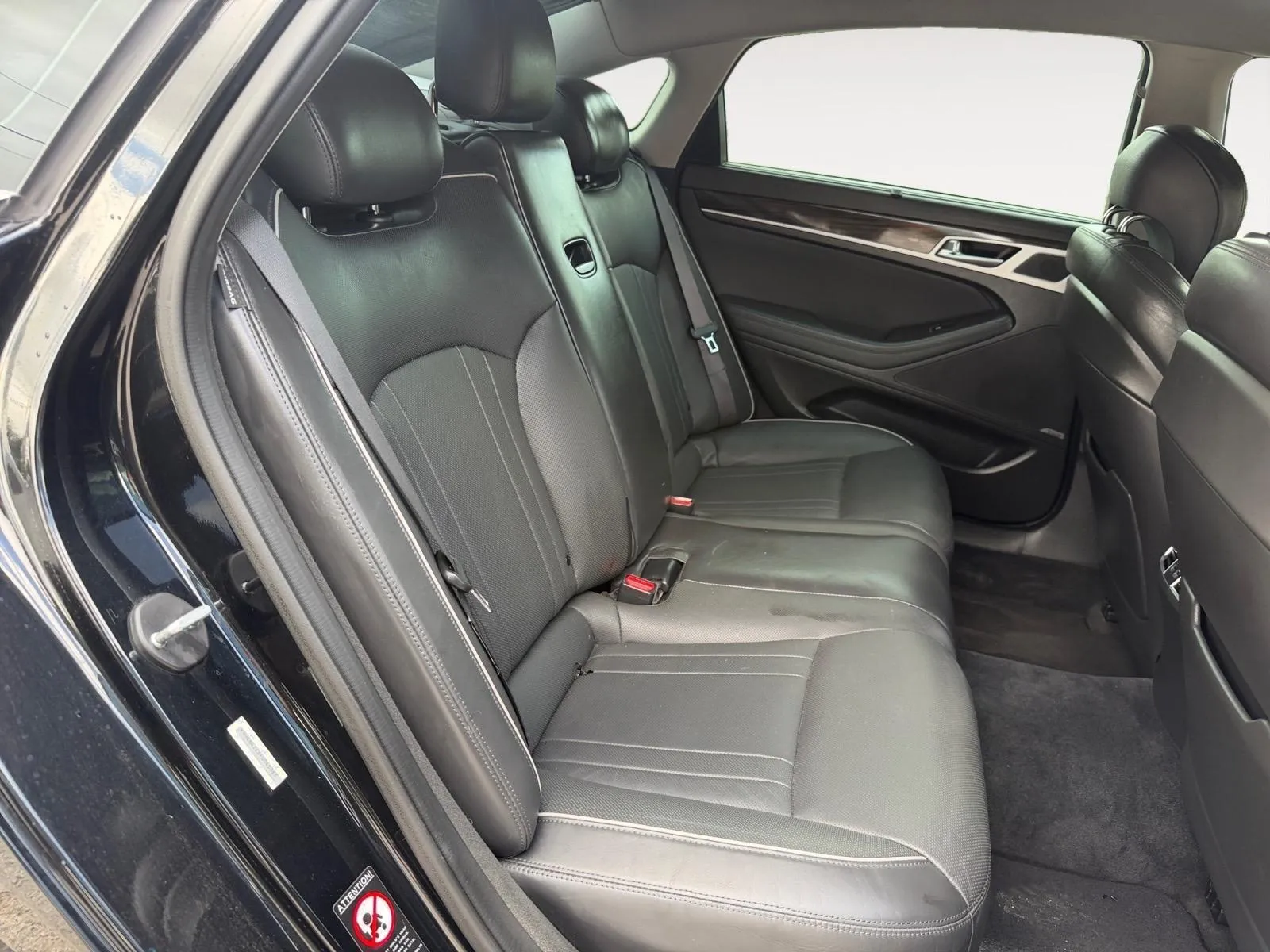 Hyundai Genesis photo 24