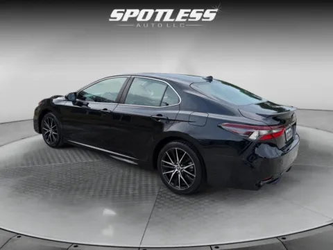More photos of 2022 Toyota Camry SE at Spotless Auto San Pedro, TX