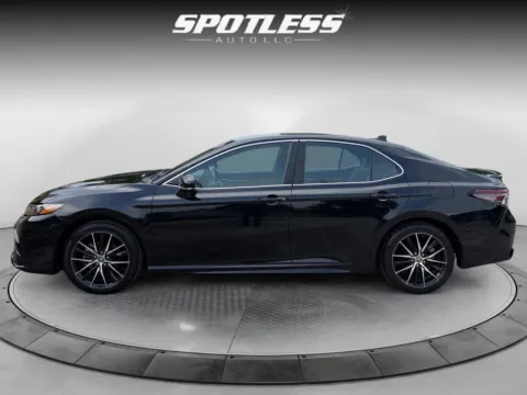 More photos of 2022 Toyota Camry SE at Spotless Auto San Pedro, TX