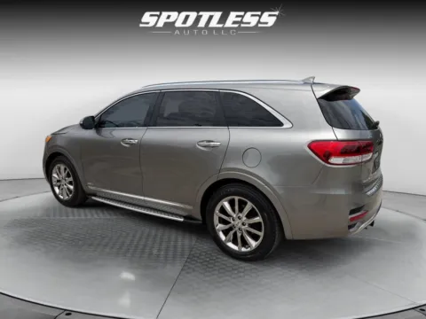 More photos of 2018 Kia Sorento SX Limited V6 at Spotless Auto San Pedro, TX