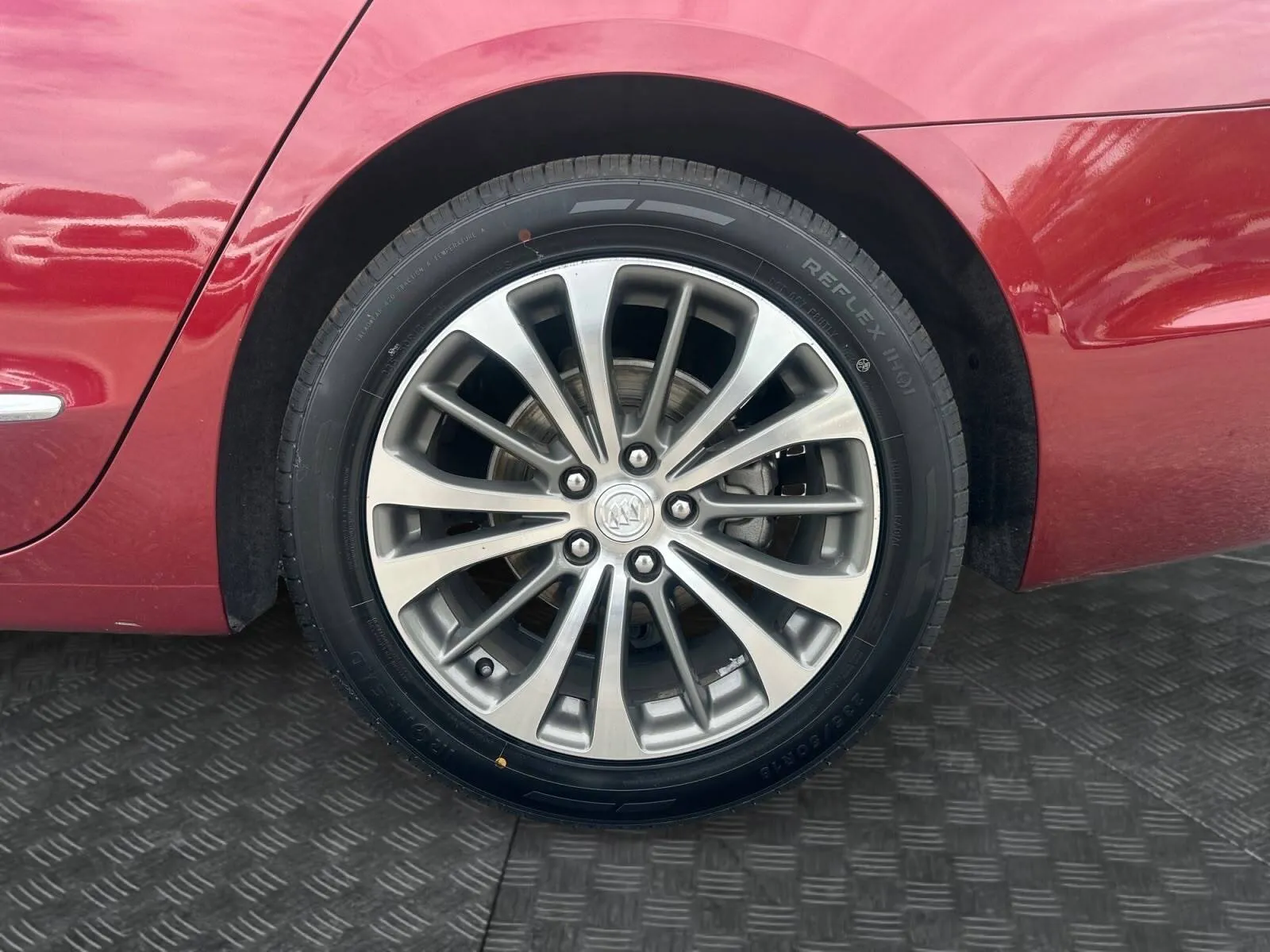 Buick LaCrosse photo 14
