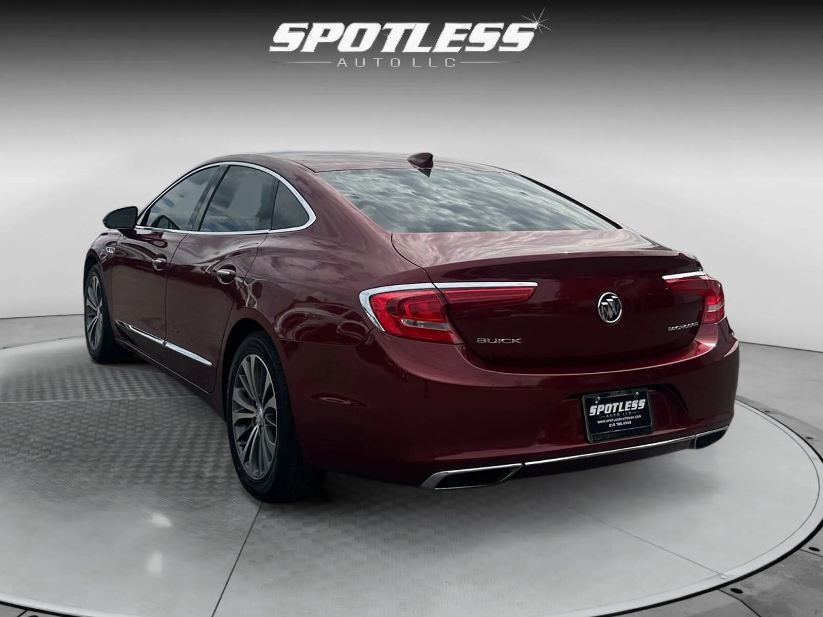 Buick LaCrosse photo 5