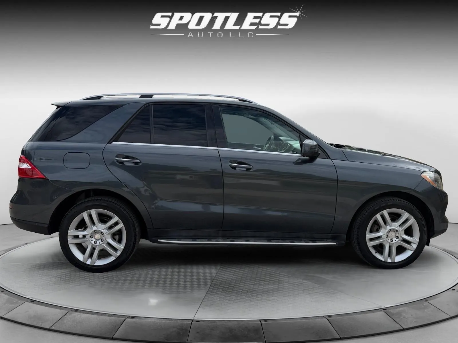 Mercedes-Benz M-Class photo 8