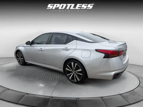 More photos of 2019 Nissan Altima 2.5 SR at Spotless Auto San Pedro, TX