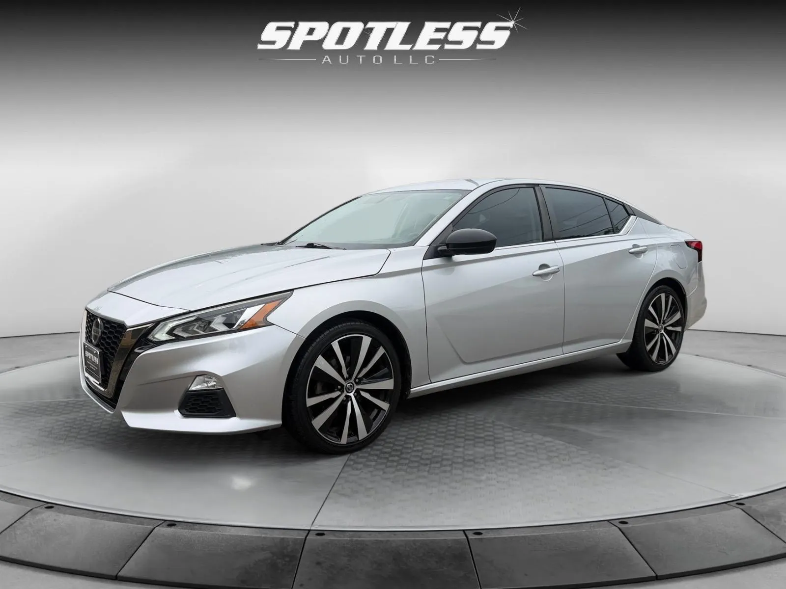 Silver 2019 Nissan Altima 2.5 SR for sale in San Antonio, TX