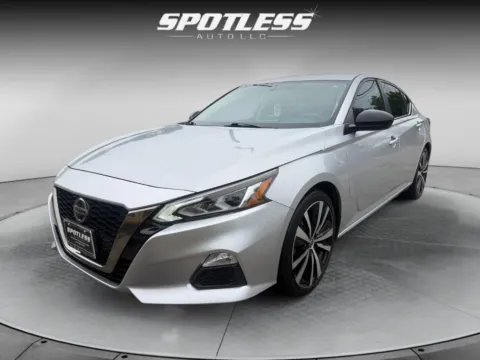 Another view of 2019 Nissan Altima 2.5 SR for sale in San Antonio, TX at Spotless Auto San Pedro