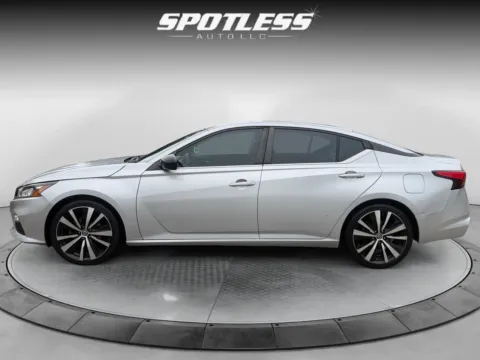 More photos of 2019 Nissan Altima 2.5 SR at Spotless Auto San Pedro, TX