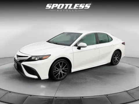 White 2021 Toyota Camry SE for sale in San Antonio, TX