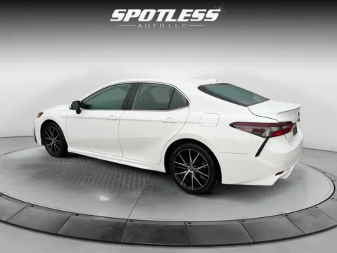 More photos of 2021 Toyota Camry SE at Spotless Auto San Pedro, TX