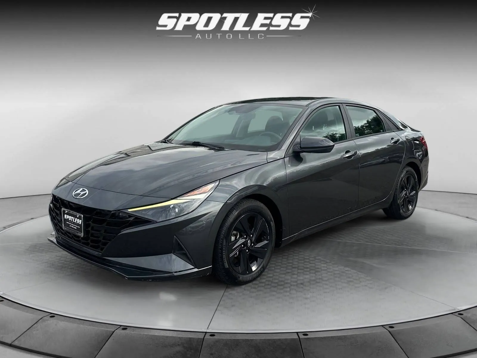 Gray 2021 Hyundai ELANTRA SEL for sale in San Antonio, TX