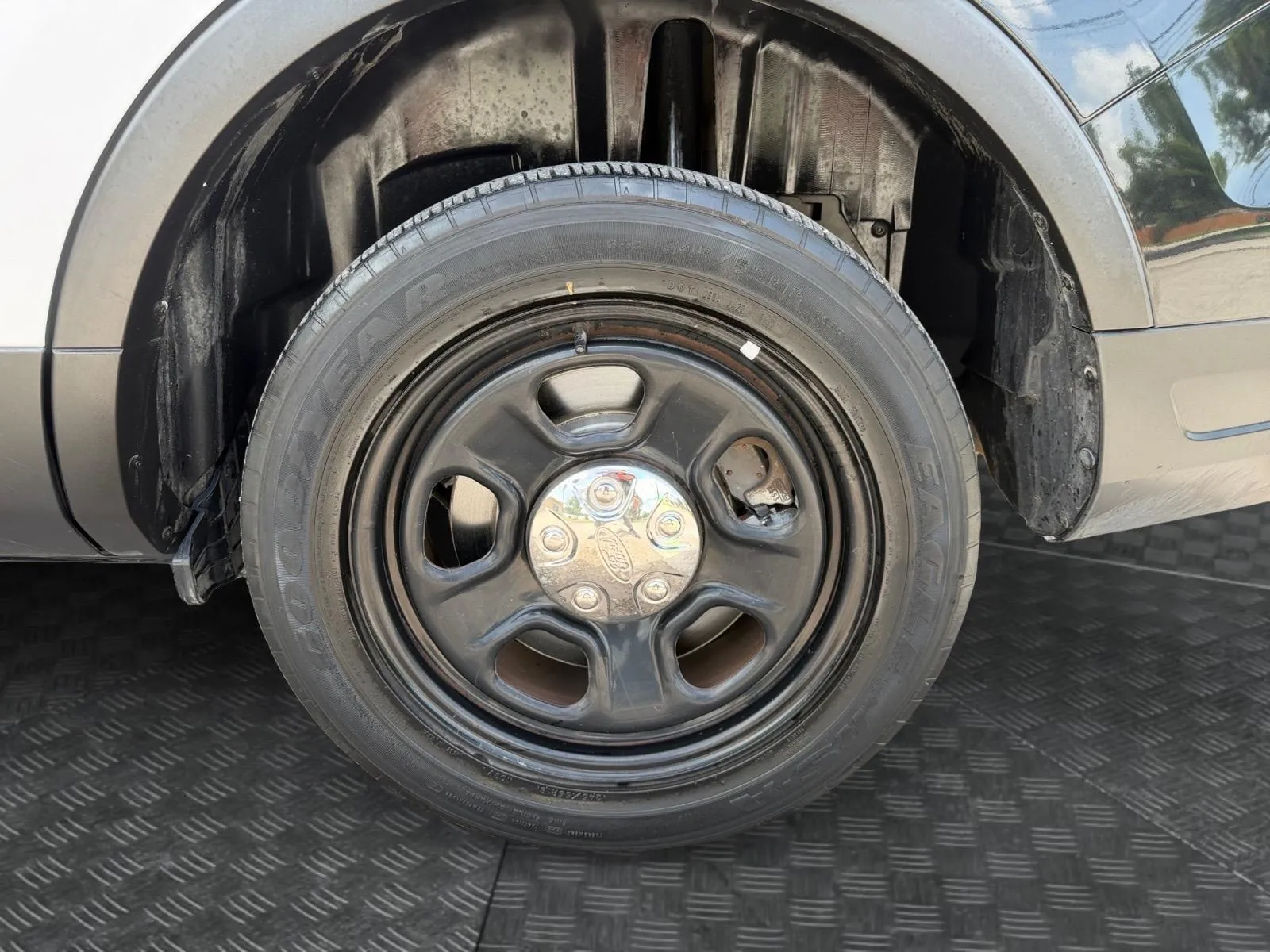 Ford Explorer photo 15