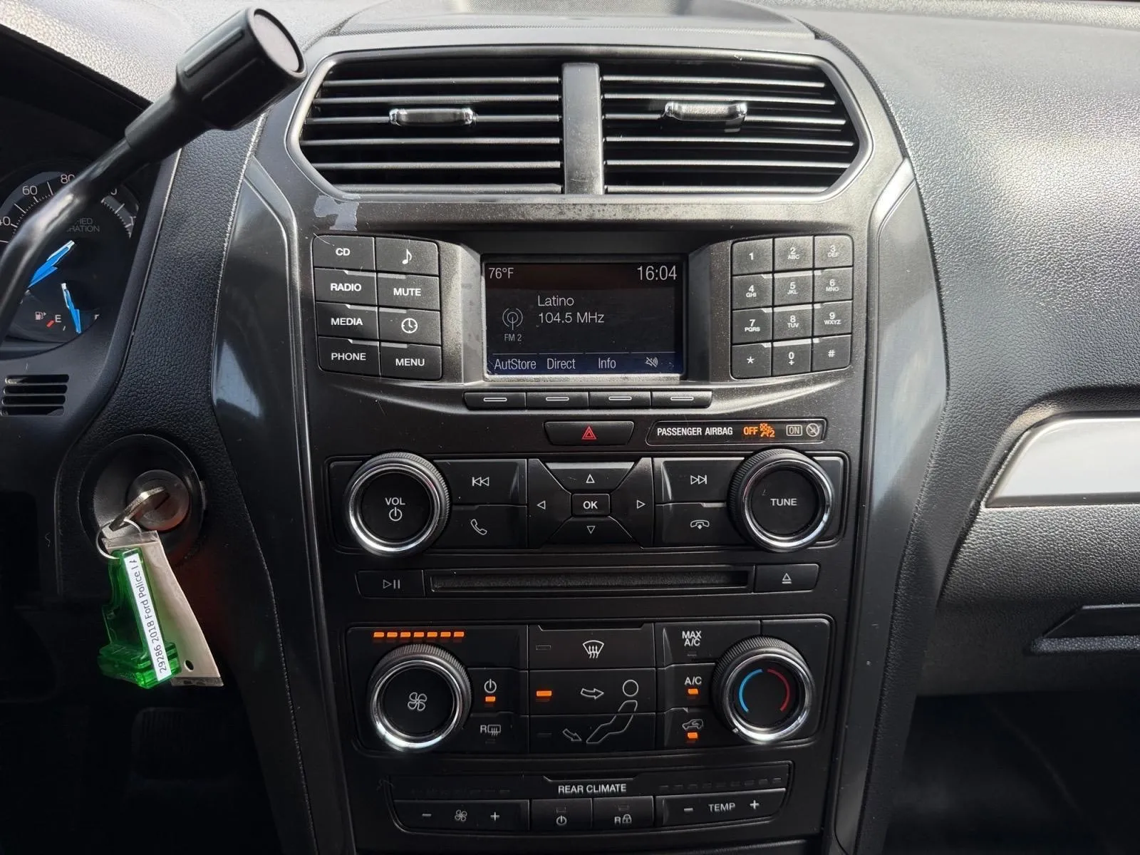 Ford Explorer photo 25