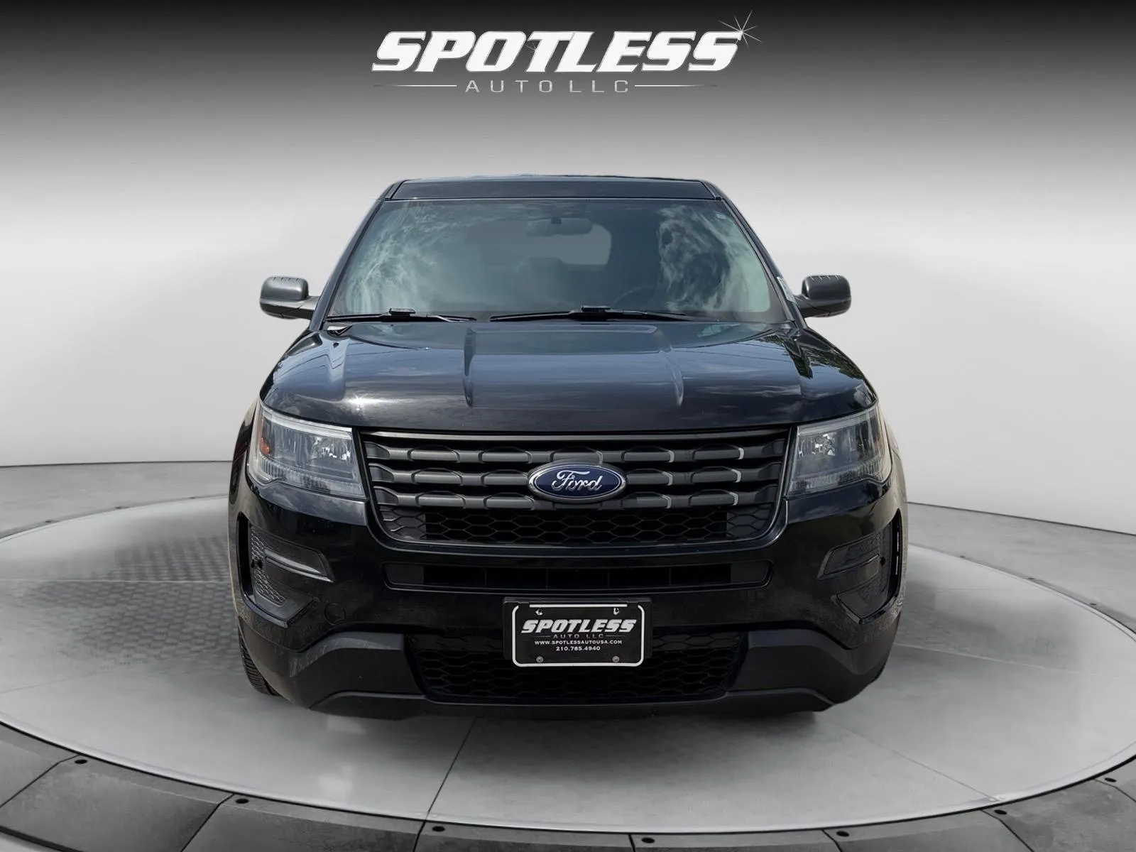Ford Explorer photo 9