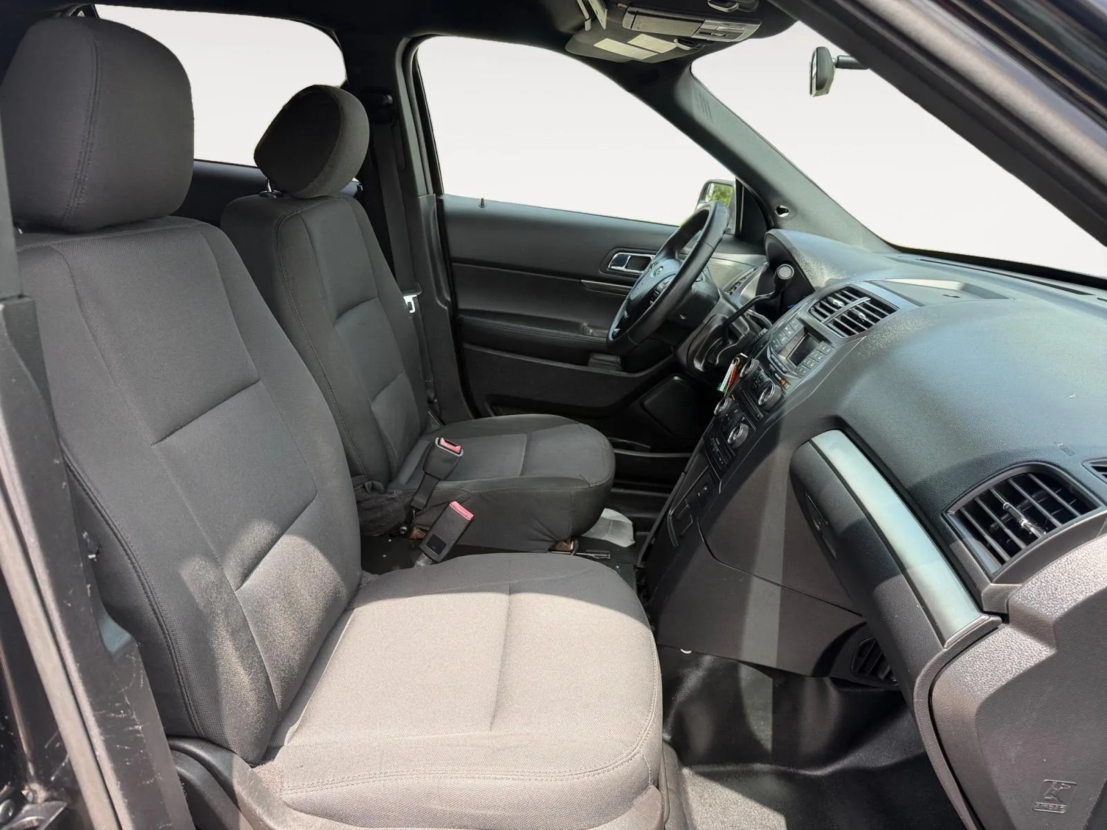 Ford Explorer photo 23
