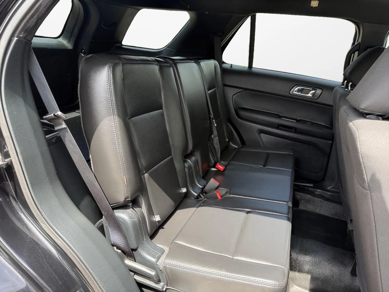 Ford Explorer photo 24