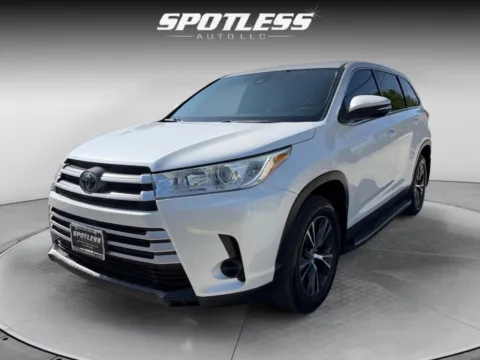 Another view of 2019 Toyota Highlander LE for sale in San Antonio, TX at Spotless Auto San Pedro