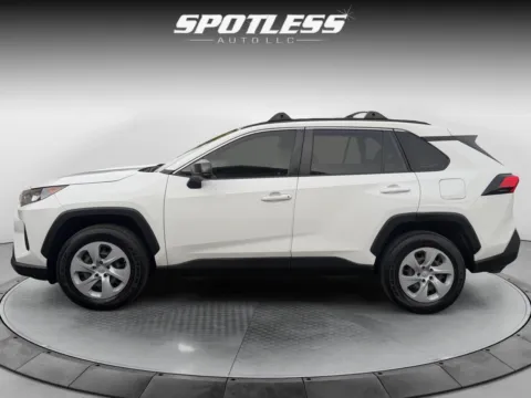More photos of 2021 Toyota RAV4 LE at Spotless Auto San Pedro, TX