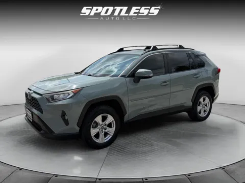 Gray 2019 Toyota RAV4 XLE for sale in San Antonio, TX