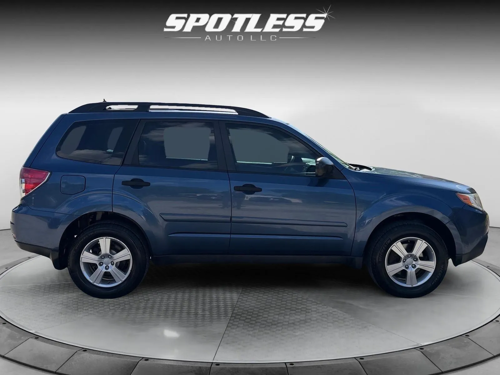 Subaru Forester photo 8
