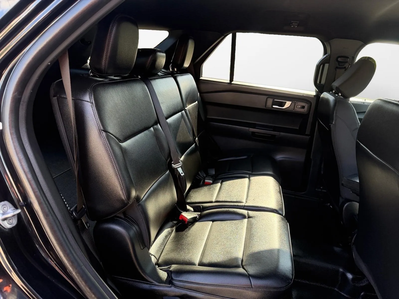 Ford Explorer photo 23