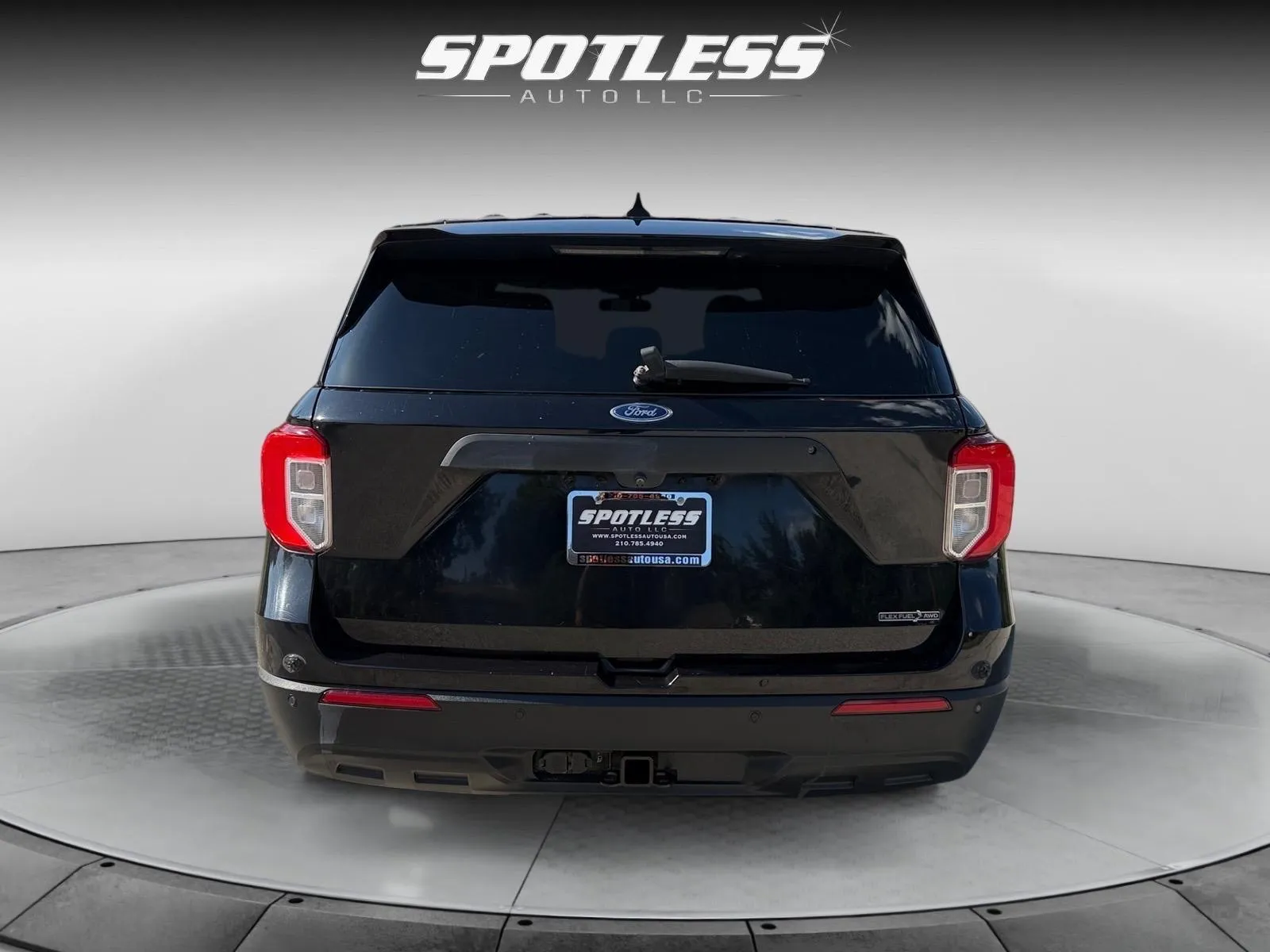Ford Explorer photo 6