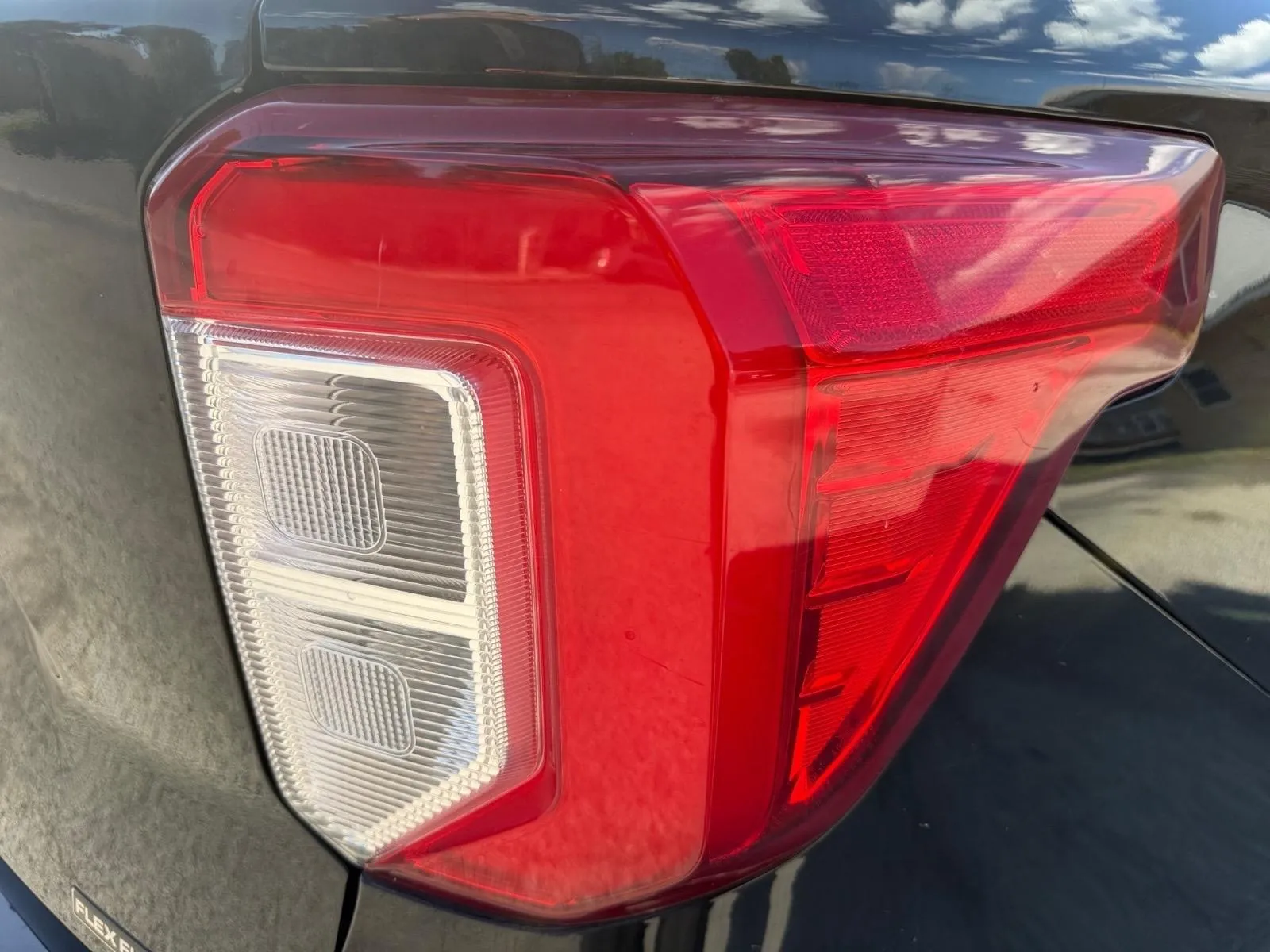 Ford Explorer photo 13