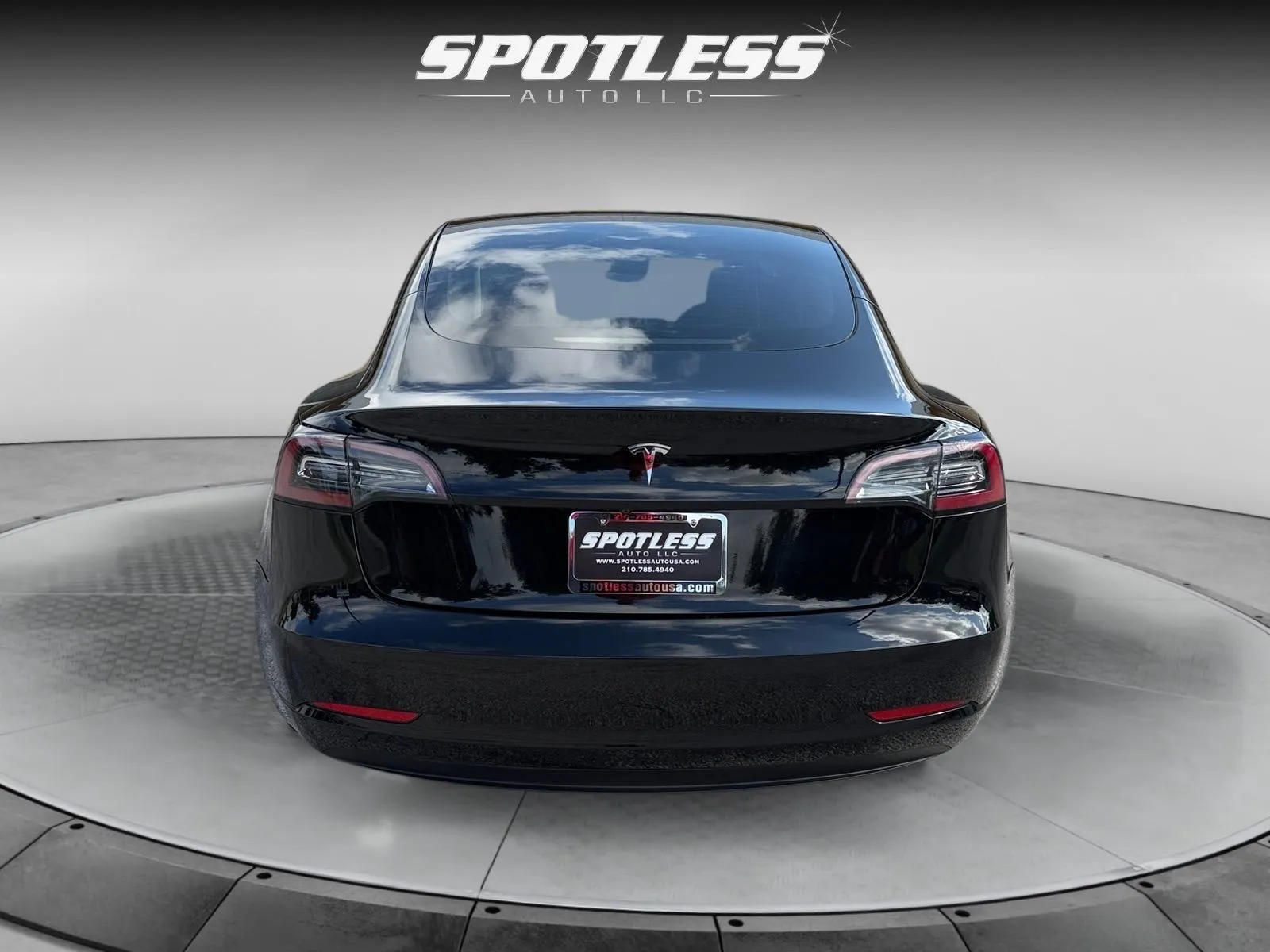 Tesla Model 3 photo 6