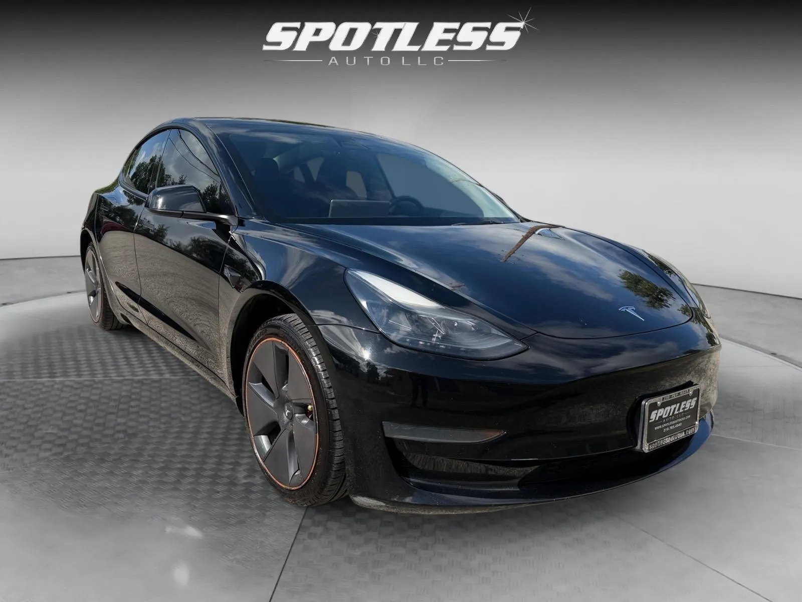 Tesla Model 3 photo 11