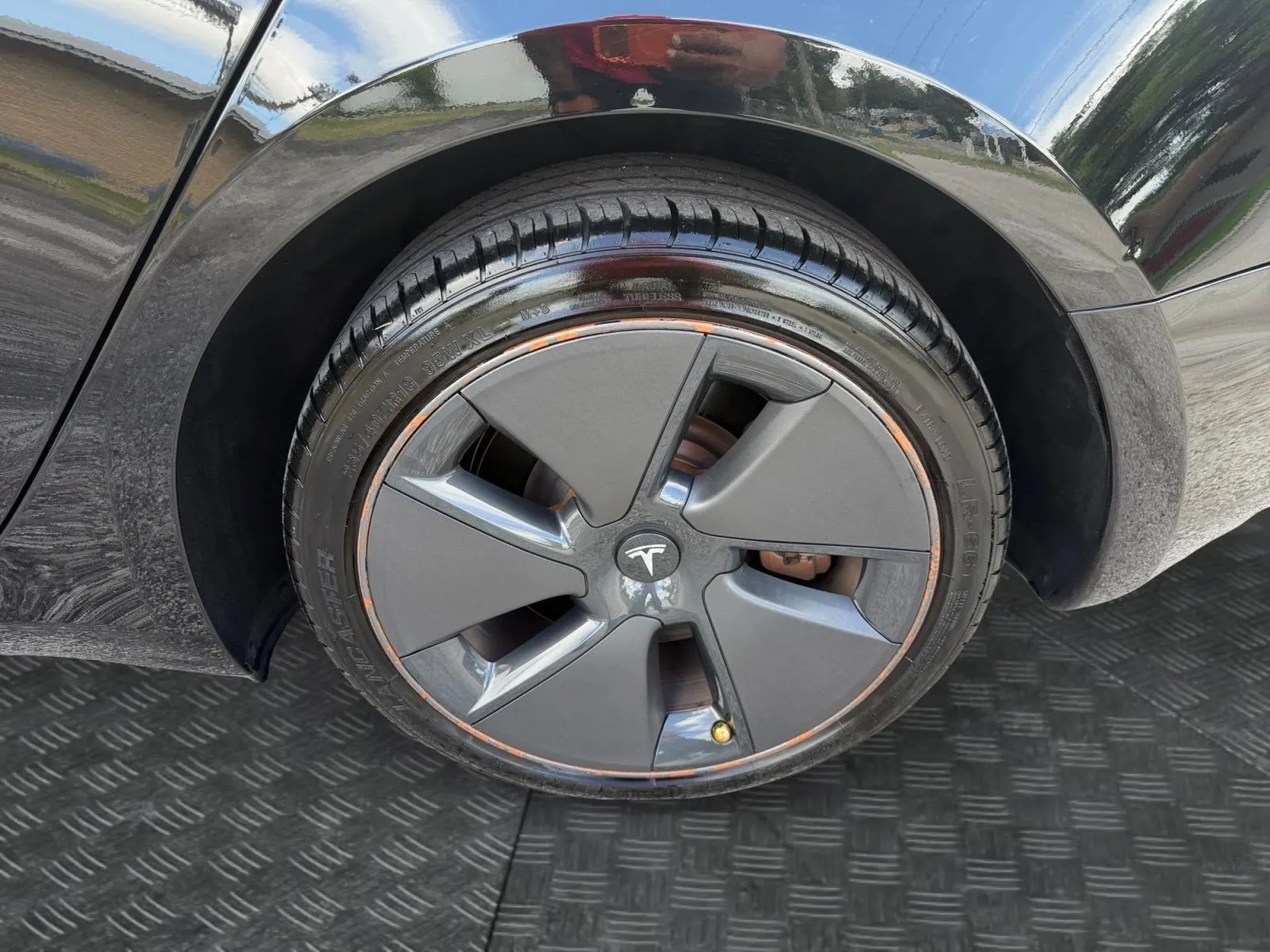 Tesla Model 3 photo 14
