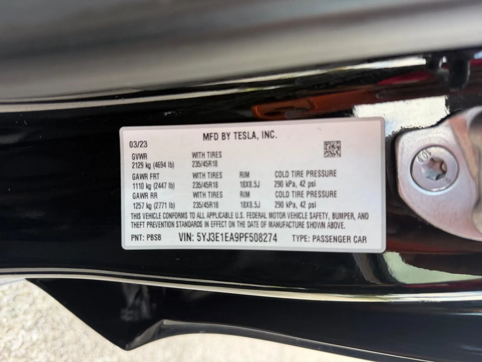 Tesla Model 3 photo 17